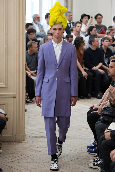 Look 11